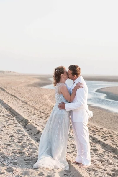 trouwen op het strand romantisch