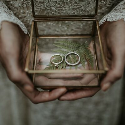 Ringen–extra-groot-formaat-Lieneke-Smid-fotografie-en-Oogst-trouwringen