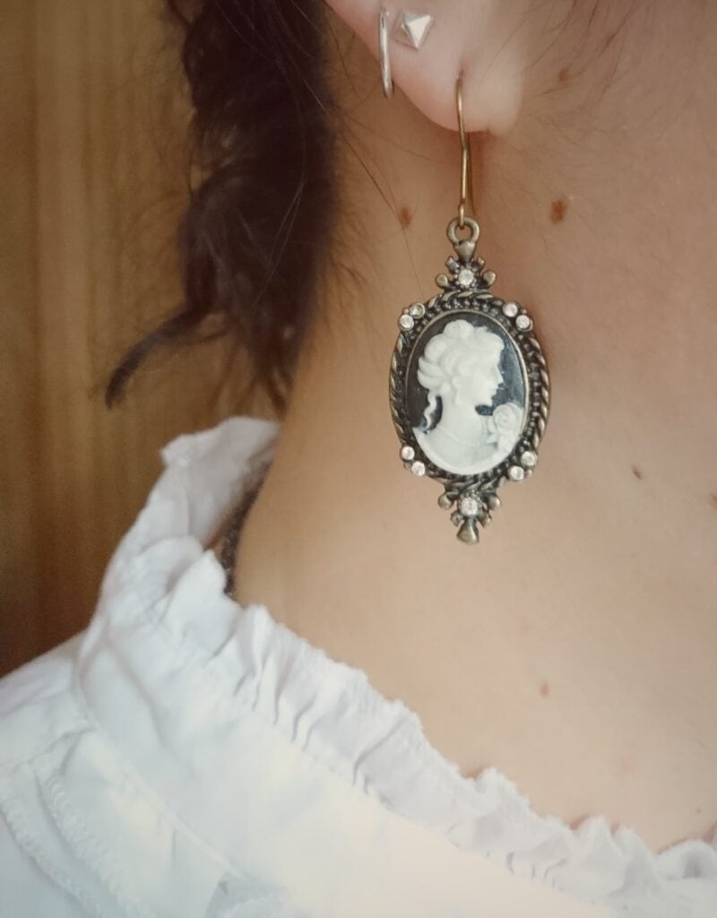 Cameo