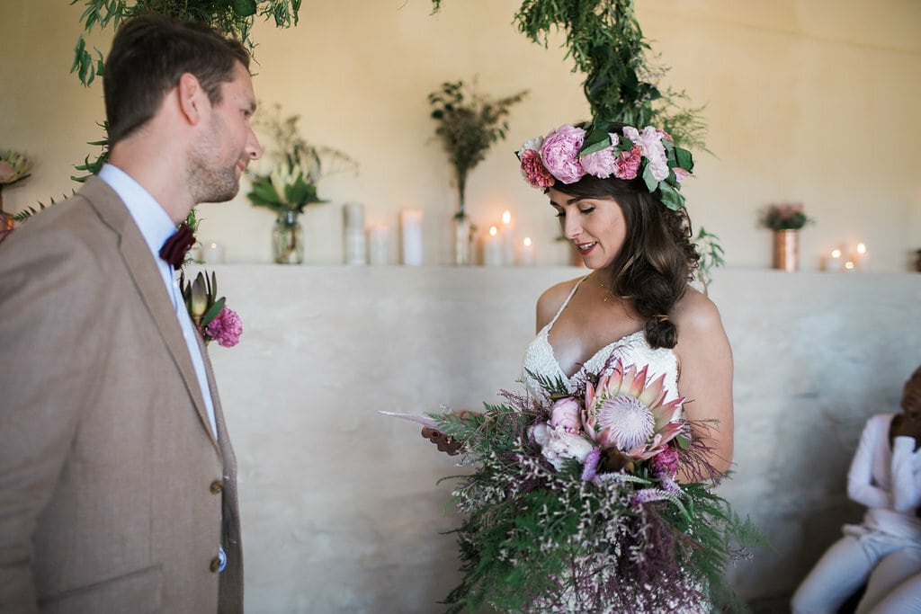 Bruidskapsels met bloemen