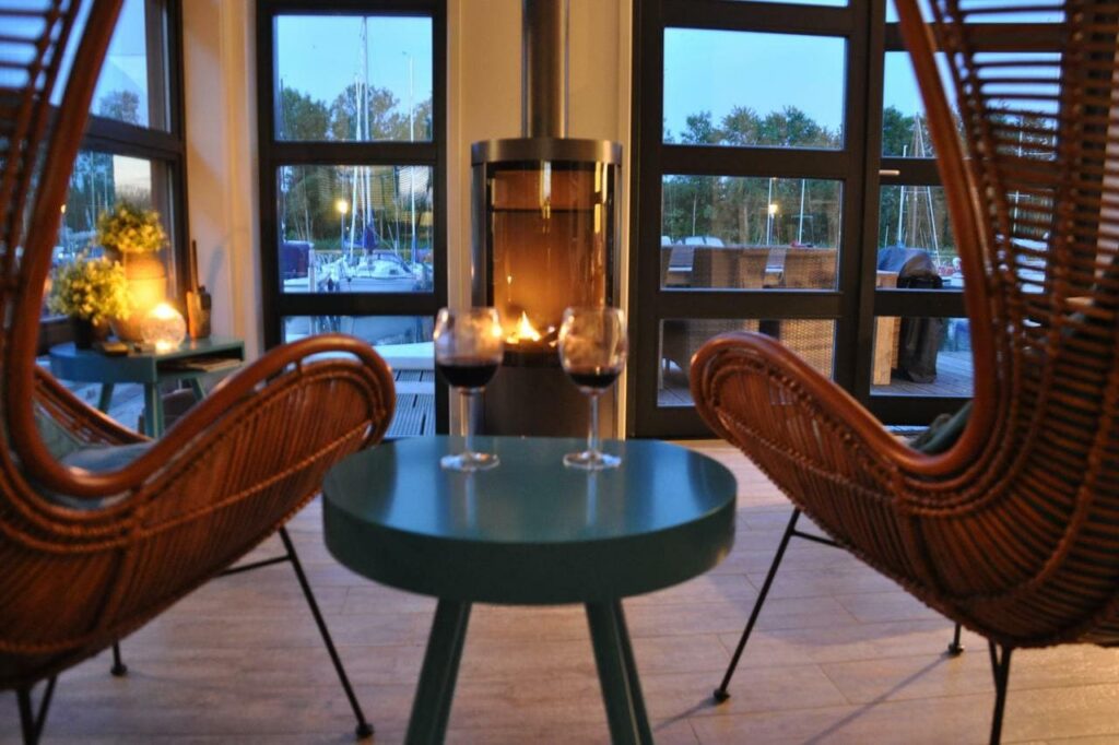 Deze afbeelding heeft een leeg alt-attribuut; de bestandsnaam is huwelijksreis-in-nederland-watervilla-zuiderhoeve-1-1024x682.jpg