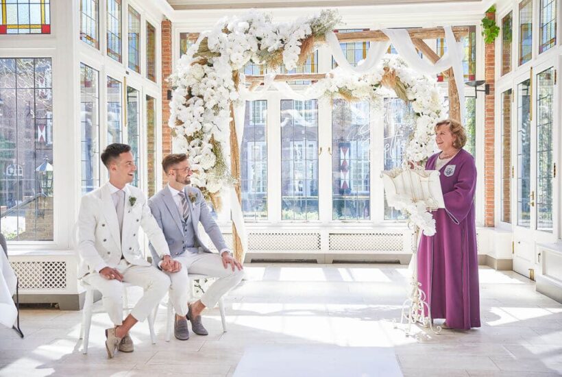 Elegante bruiloft inspiratie met indrukwekkende bloemencreaties