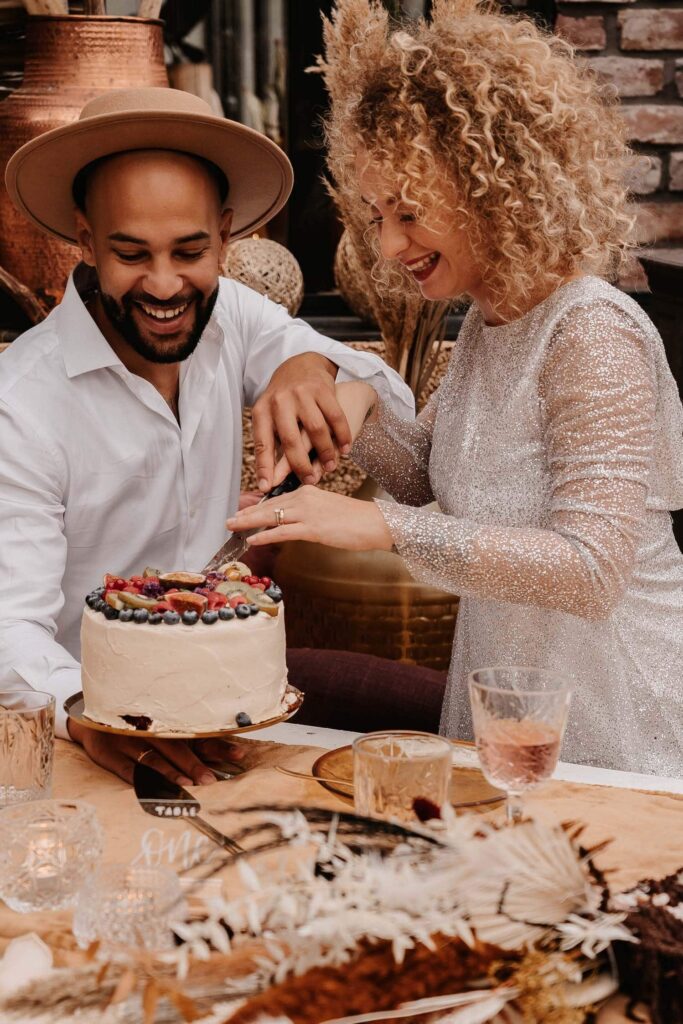 Ben jij op zoek naar een bohemian bruiloft thema? Dan hebben wij wat leuks voor je; zwijmel je even mee met deze sexy Bohemian Sparkles shoot!