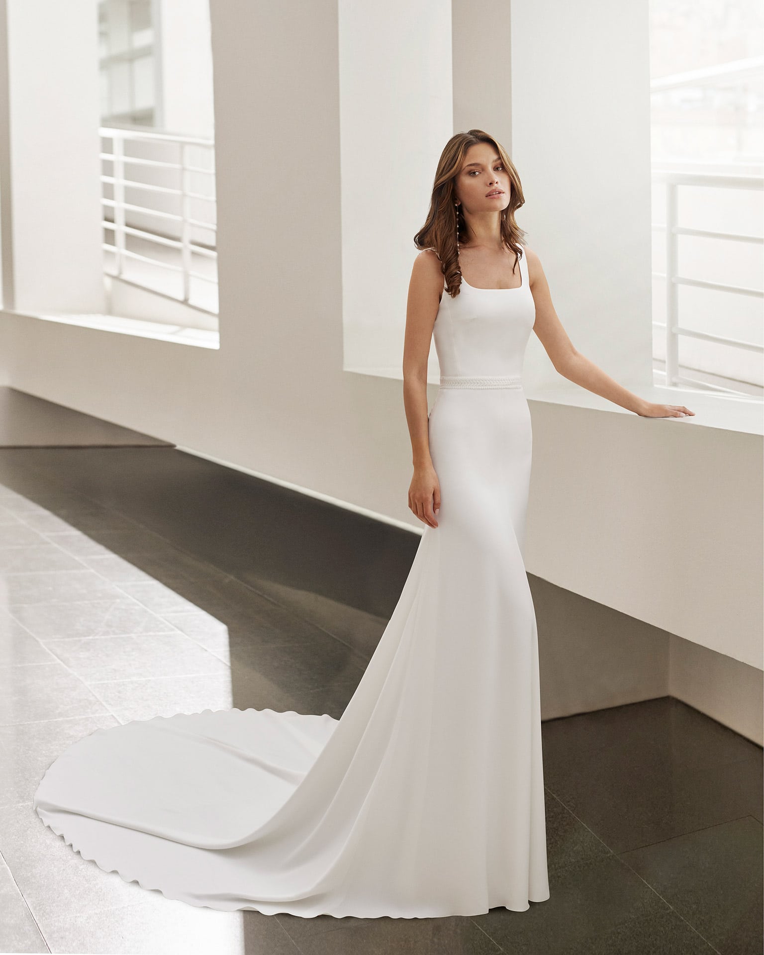 Simpele trouwjurken voor minimalistische bruid! - Girls of