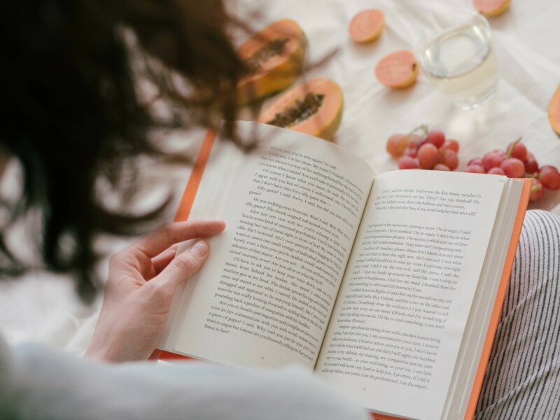 vrouw lees boek