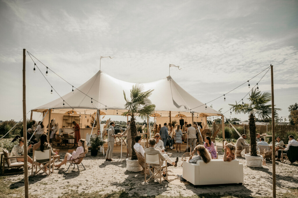 duurzame bruiloft trouwen in een tent