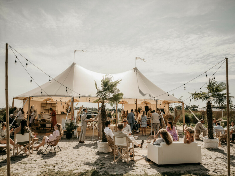 duurzame bruiloft trouwen in een tent