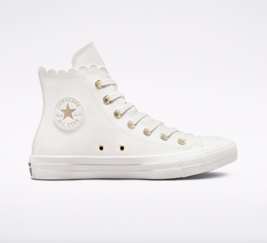 Platte trouwschoenen van Converse met scallop 