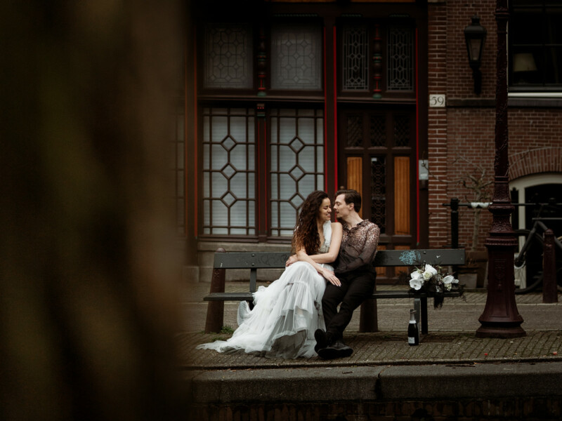 elopement binnenstad Amsterdam trouwfoto ideeën