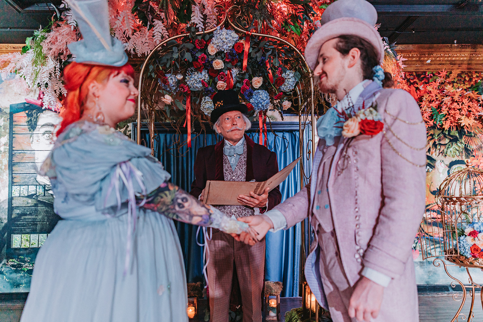 Een sprookje met een duistere twist: deze Alice in Darkerland shoot is ...