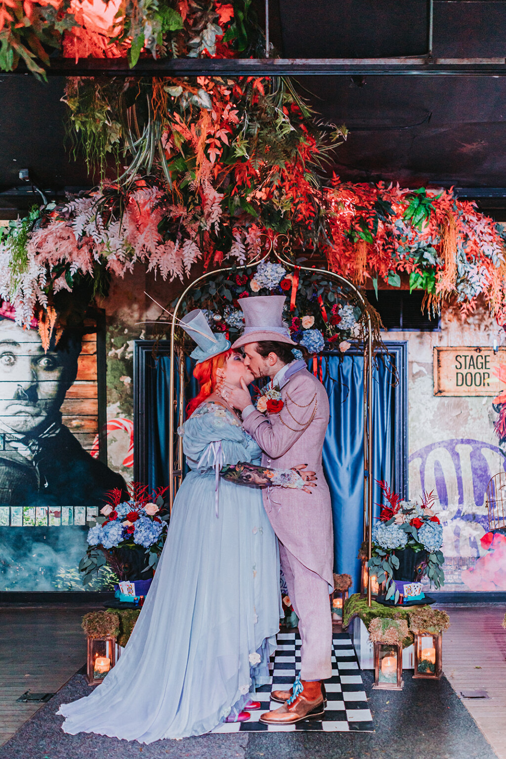 Een sprookje met een duistere twist: deze Alice in Darkerland shoot is ...