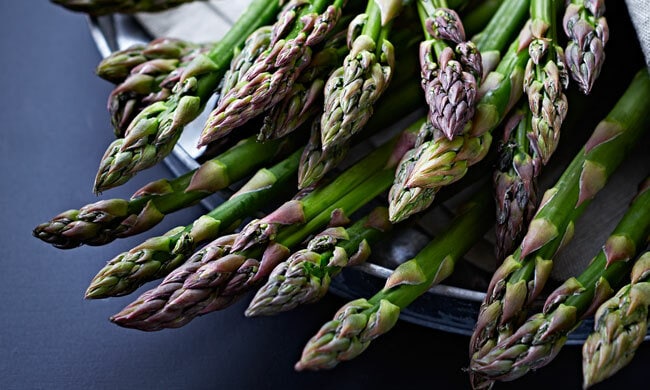 Groene-asperges-mei-voorjaar-lente-eten-diner-menu